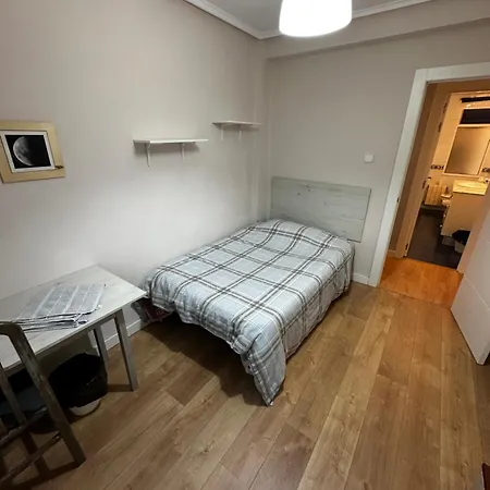 Piso Reformado Y Economico 아파트 *